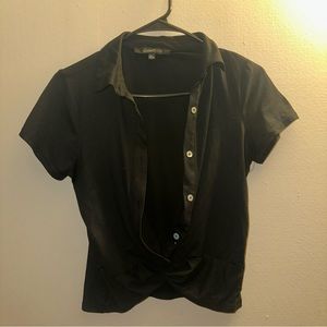 M button up good fitting women’s shirt